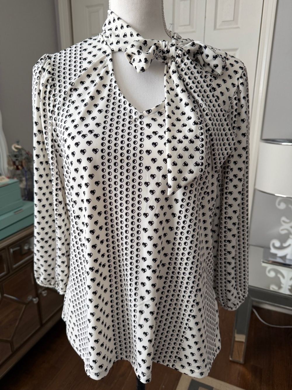 Carolyn Taylor Black & White Tie-Neck Heart Print Blouse 3/4 Puff Sleeves Lg ❤️